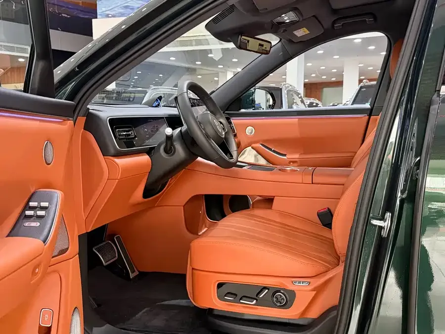 AITO M7 Wenjie M7 2026 Extended Range Ultra 4WD 5-Seater (192-line LiDAR) 2025 — миниатюра 3
