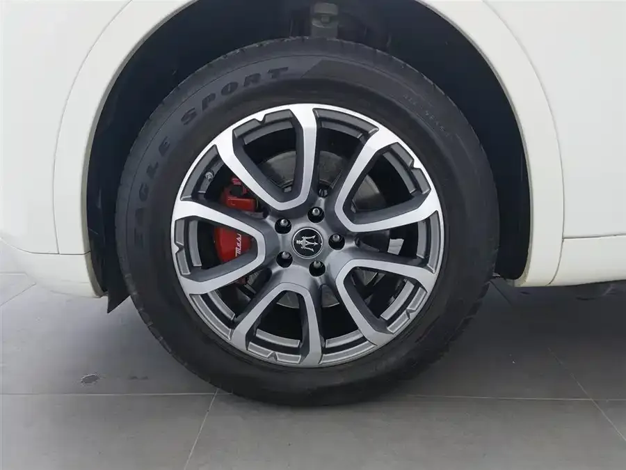 Maserati Levante Levante 2022 2.0T GT Edge Edition 2022 — миниатюра 5
