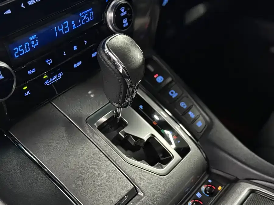 Toyota Alphard Alfa 2018 facelift 3.5L premium version 2023 — миниатюра 4