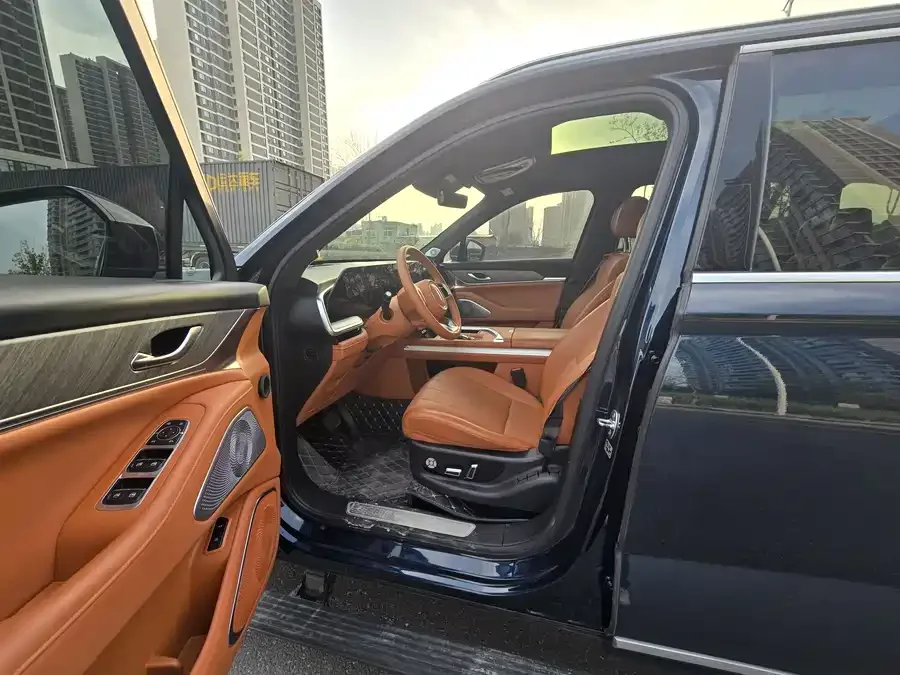 WEY Blue Mountains Wei Brand Blue Mountain 2023 four-wheel drive long-range version 2024 — миниатюра 4