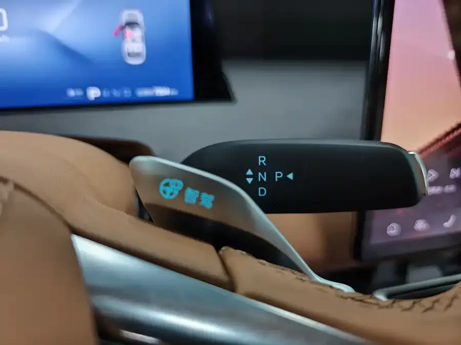BYD Han L Han L 2025 EV Four-wheel Drive LiDAR Flagship Model 2025 — миниатюра 4