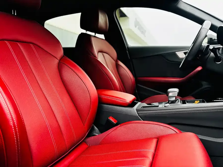 Audi a4 l 2025 2 million units Enjoyable Edition 40 TFSI Luxury Dynamic Edition B&O Starry Night Edition 2024 — миниатюра 3