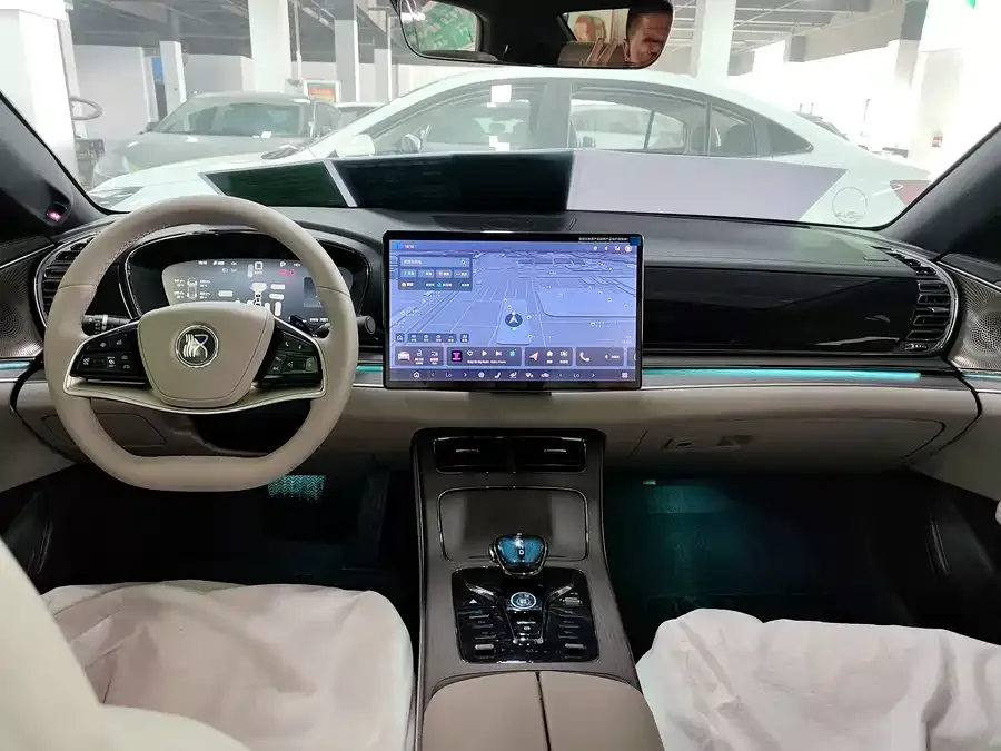 BYD Second-hand Han 2025 DM-i Intelligent Driving Edition 125KM LiDAR Flagship Model 2025 — миниатюра 2