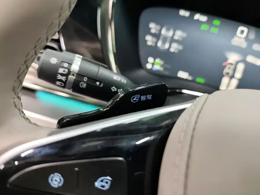 BYD Second-hand Han 2025 DM-i Intelligent Driving Edition 125KM LiDAR Flagship Model 2025 — миниатюра 4