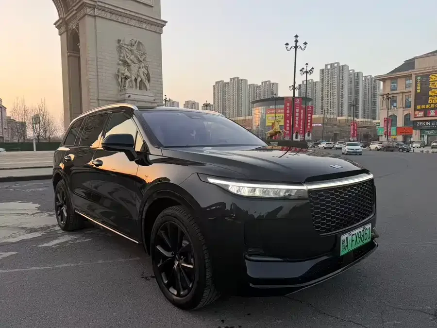 Li Xiang One Ideal ONE 2021 extended range 6-seater version 2022 — миниатюра 3