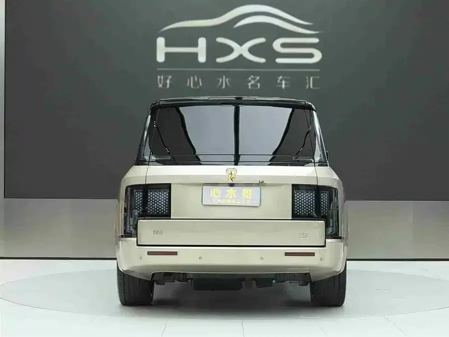 BYD U8 L Looking up at the 2025 U8 L Dingshi Edition 2026 — миниатюра 2