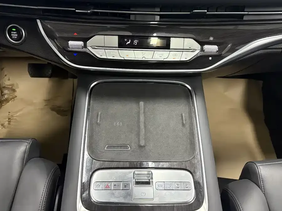 Maxus G10 2025 MAX 2.0T Automatic Flagship Edition Gasoline 7 Seaters 2025 — миниатюра 4