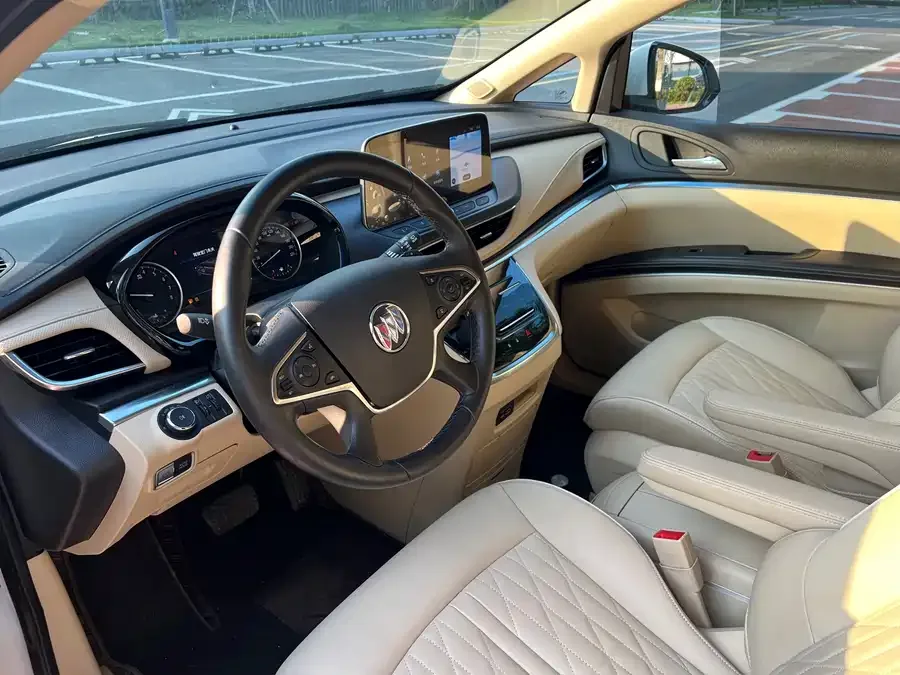 Buick GL8 2023 Land Business Class 652T Luxury Edition 2024 — миниатюра 4