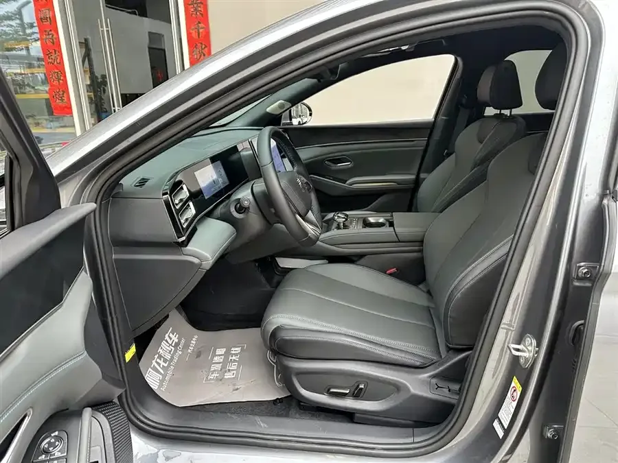 BYD Qin L Qin L 2024 DM-i 120KM Beyond Edition 2025 — миниатюра 3