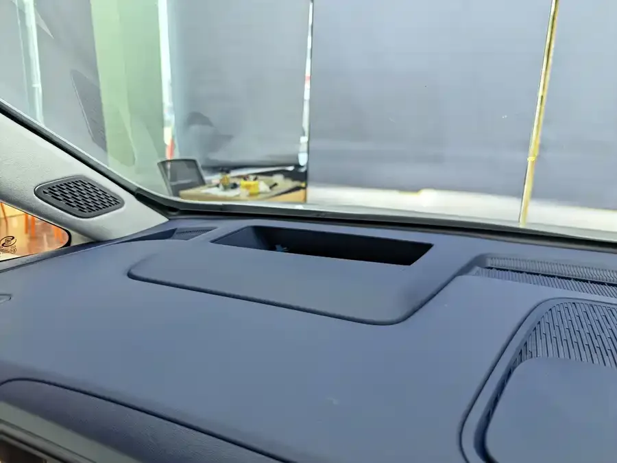 Buick GL8 New Energy 2024 Lu Zun Luxury Edition 7 Seats 2024 — миниатюра 2