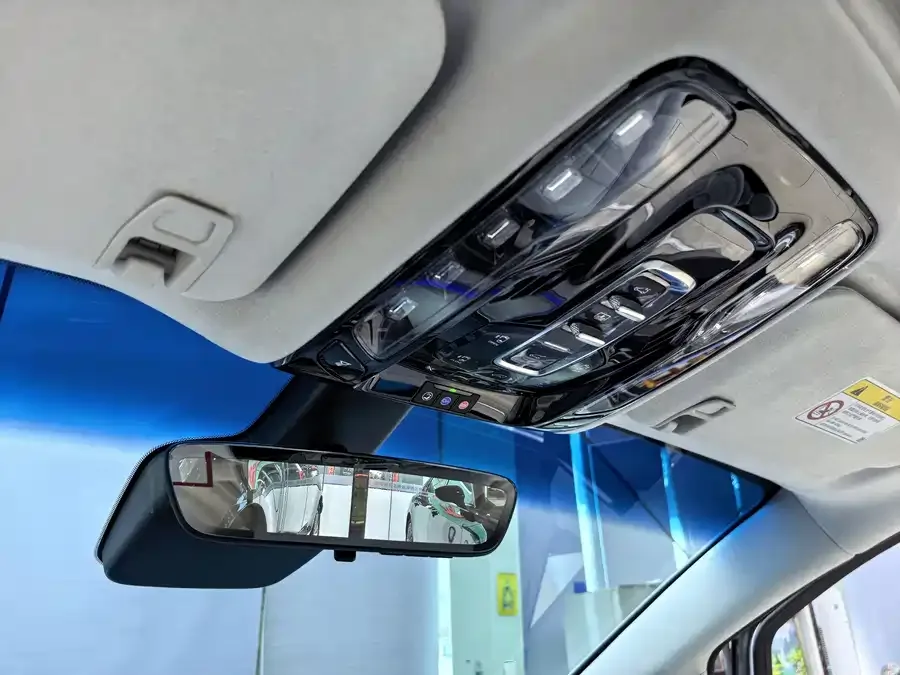 Buick GL8 New Energy 2024 Lu Zun Luxury Edition 7 Seats 2024 — миниатюра 4