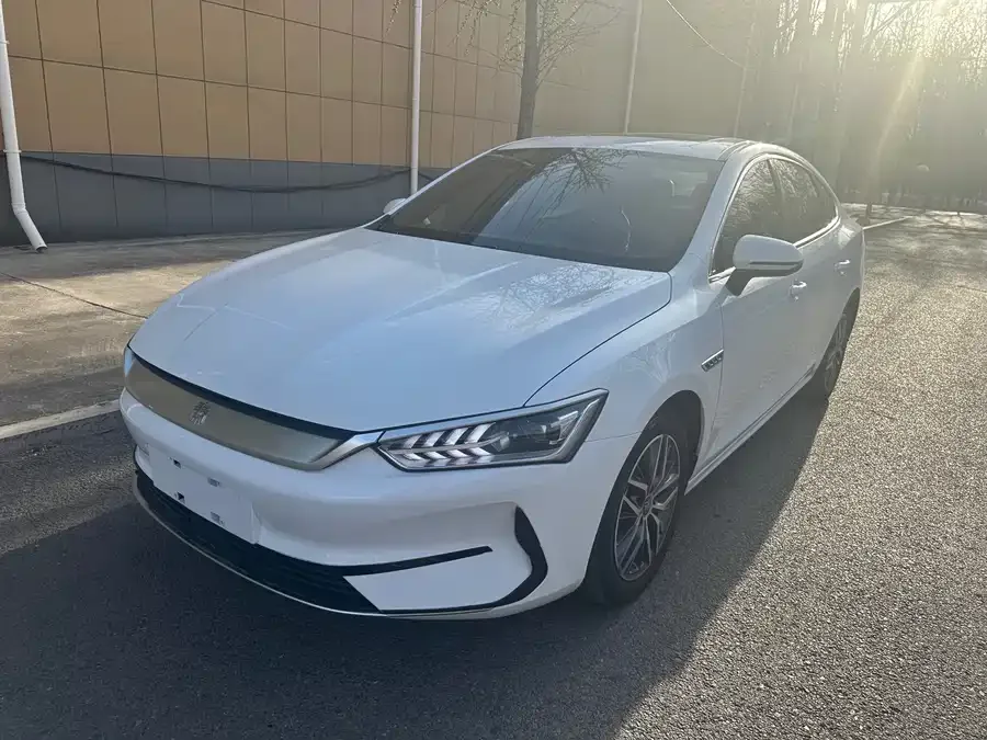 BYD Qin PLUS Qin PLUS 2021 EV 500KM Premium Edition 2023 — фото 1, купить с доставкой в Москву