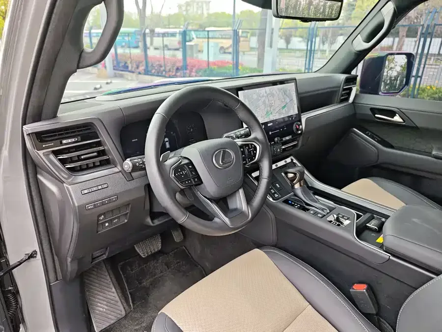 Lexus GX 2024 Overtrail Peak Edition 2024 — миниатюра 3