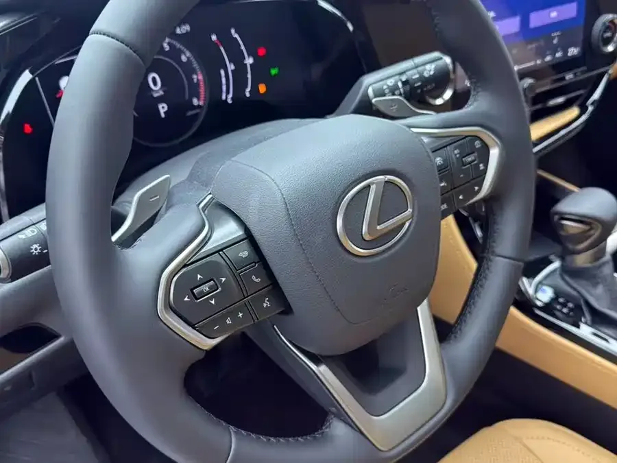Lexus NX 2025 200 FUN 2026 — миниатюра 3