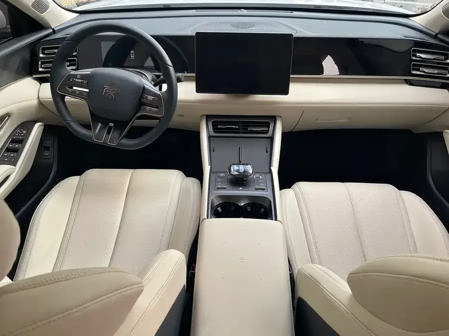 BYD Qin L Qin L 2024 DM-i 120KM Leading Edition 2024 — миниатюра 4