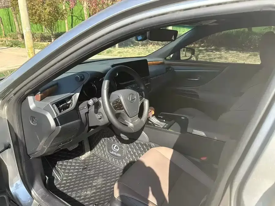 Lexus ES 2024 200 Premium Edition 2024 — миниатюра 5