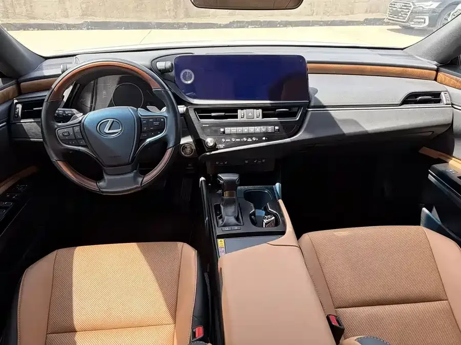 Lexus ES 2022 200 Luxury Edition 2023 — миниатюра 3