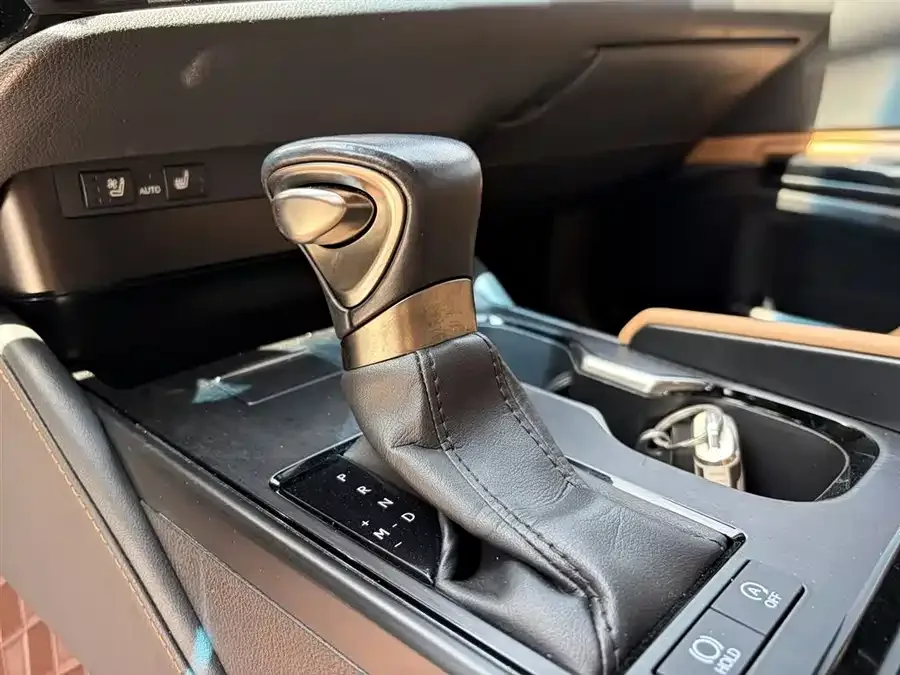 Lexus ES 2022 200 Luxury Edition 2023 — миниатюра 5