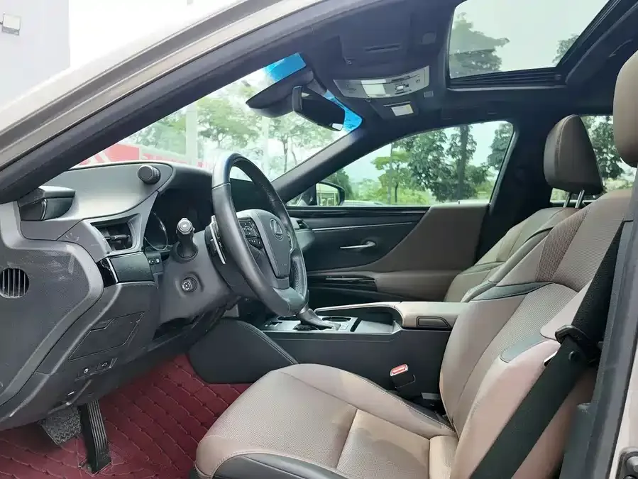Lexus ES 2021 200 Excellence Edition 2023 — миниатюра 2
