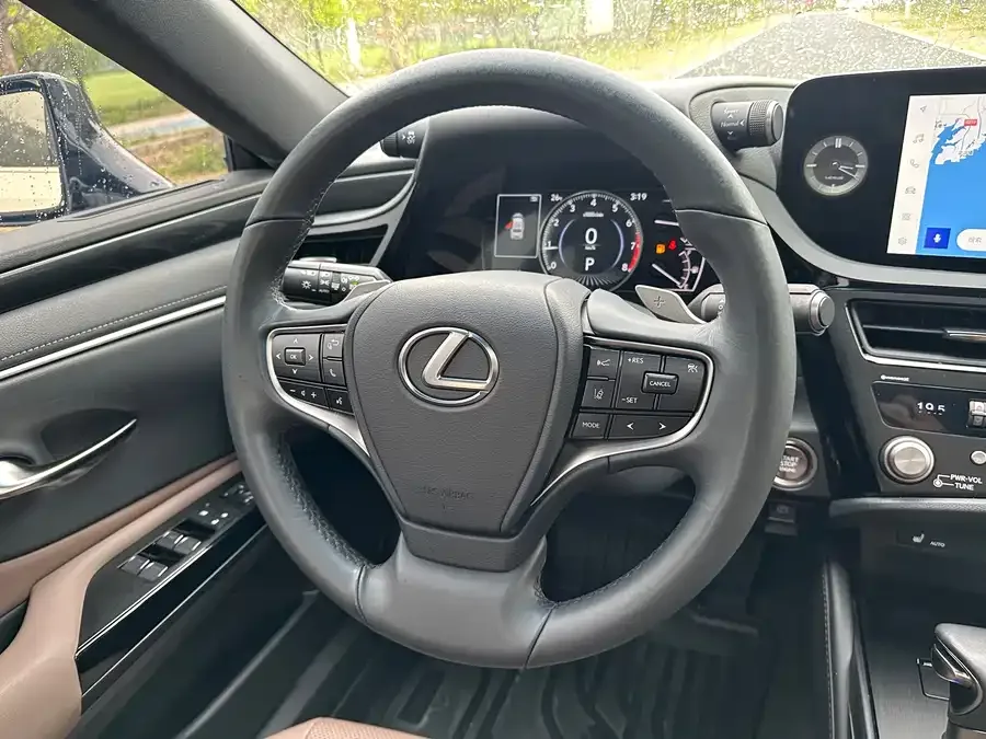 Lexus ES 2022 200 Excellence Edition 2023 — миниатюра 3