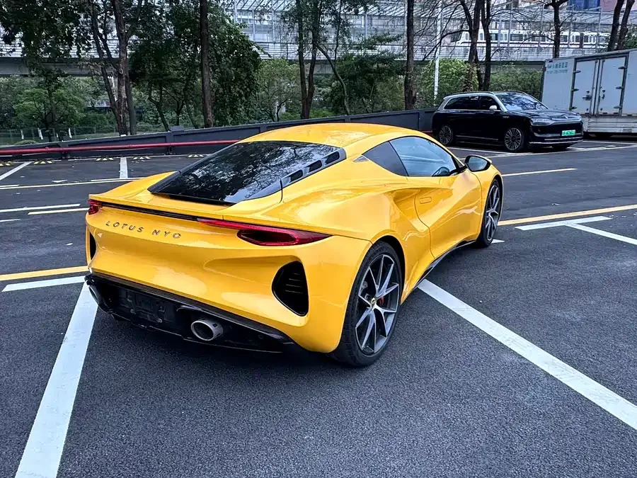 Lotus EMIRA EMIRA 2021 2.0T DCT First Edition 2023 — миниатюра 3