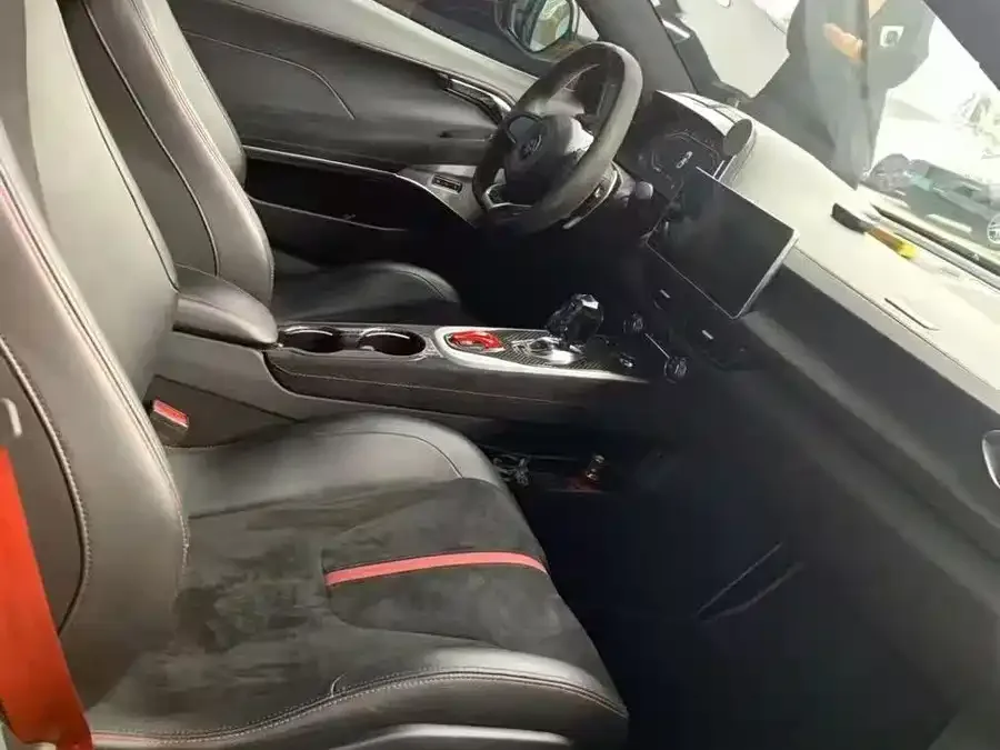 Lotus EMIRA EMIRA 2021 2.0T DCT First Edition 2023 — миниатюра 4