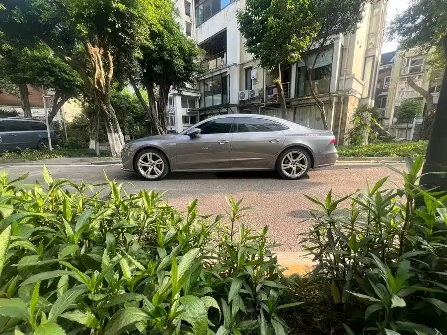Audi A7L 2024 45TFSI quattro S-line Vision Flow Crystal Set 2024 — миниатюра 5