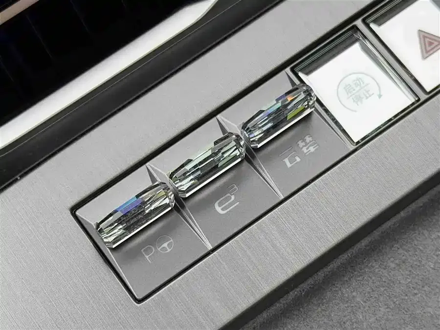 BYD N9 Denza N9 2025 flagship model 2025 — миниатюра 5