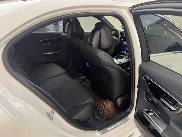 Mercedes-Benz Class C Mercedes-Benz C-Class 2024 C 260 L Sports Edition 2024 — миниатюра 3