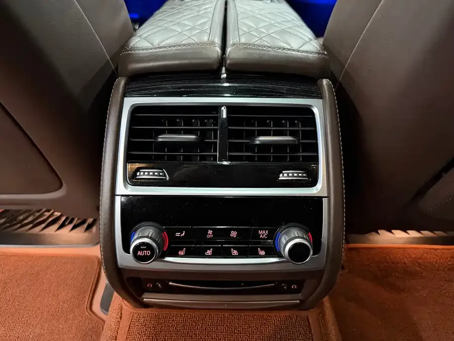 BMW 7 Series BMW 7 Series 2022 740Li Exclusive M Sports Package 2022 — миниатюра 3