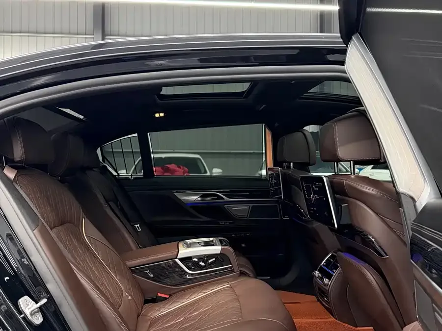 BMW 7 Series BMW 7 Series 2022 740Li Exclusive M Sports Package 2022 — миниатюра 4