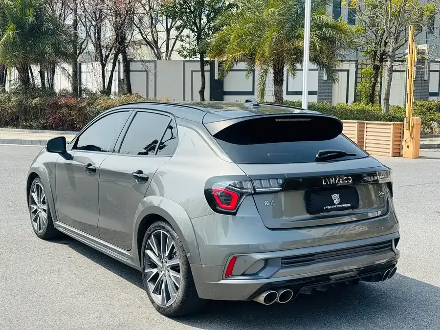 Lynk & Co 02 Hatchback Lynk & Co 02 Hatchback 2022 2.0TD Pro 2022 — миниатюра 3