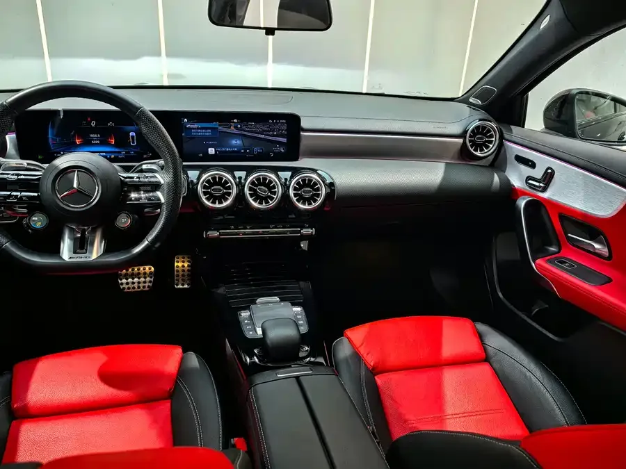 Mercedes-Benz A-Class AMG Mercedes-Benz A-Class AMG 2024 AMG A 35 L 4MATIC 2024 — миниатюра 5