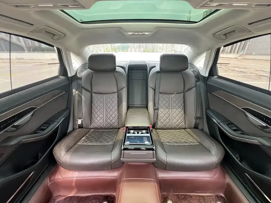 Audi A8 2023 A8L 55 TFSI quattro Flagship 2023 — миниатюра 3