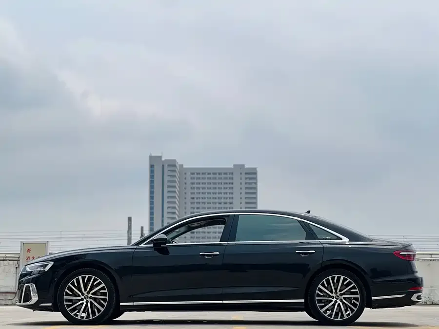 Audi A8 2023 A8L 55 TFSI quattro Flagship 2023 — миниатюра 4