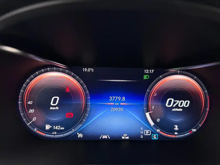 Mercedes-Benz GLC Coupe Mercedes-Benz GLC Coupe 2023 GLC 300 4MATIC Coupe SUV 2023 — миниатюра 2