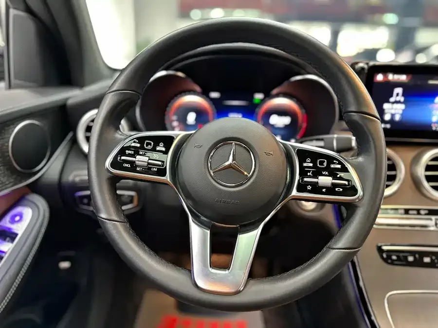 Mercedes-Benz GLC Coupe Mercedes-Benz GLC Coupe 2023 GLC 300 4MATIC Coupe SUV 2023 — миниатюра 3