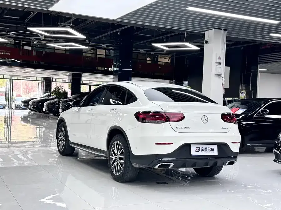 Mercedes-Benz GLC Coupe Mercedes-Benz GLC Coupe 2023 GLC 300 4MATIC Coupe SUV 2023 — миниатюра 5
