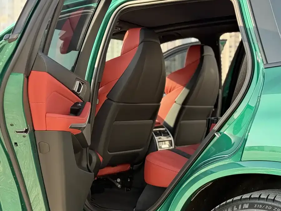 BMW X5M BMW X5 M 2023 X5 M Thunder Edition 2024 — миниатюра 2