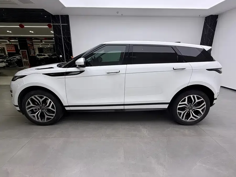 Land Rover Range Rover Aurora Range Rover Evoque 2022 facelift Evoque L 249PS R-Dynamic Deluxe Edition 2023 — миниатюра 2