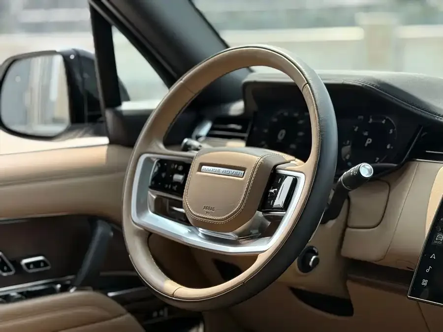 Land Rover Range Rover Range Rover 2024 3.0 L6 400PS Genesis Extended Edition 2024 — миниатюра 3