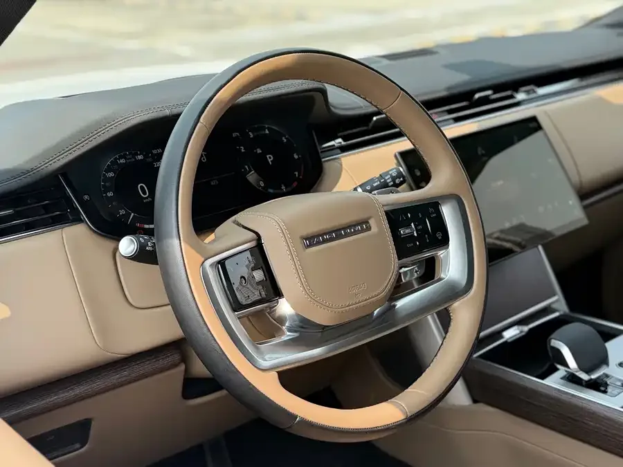 Land Rover Range Rover Range Rover 2024 3.0 L6 400PS Genesis Extended Edition 2024 — миниатюра 4