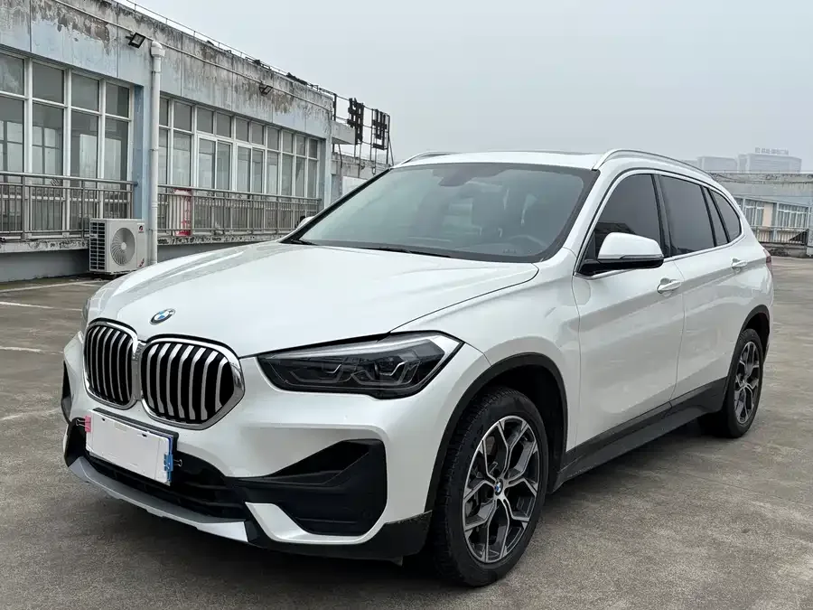 BMW X1 2022 sDrive25Li Leading Edition 2022 — фото 1, купить с доставкой в Москву