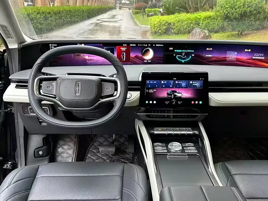 Lincoln Navigator Navigator 2025 2.0T 4WD Premium Edition 2025 — миниатюра 3