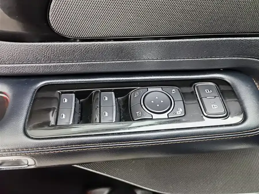 Lincoln Aviator Aviator 2021 3.0T V6 4WD Premium Edition 2023 — миниатюра 3