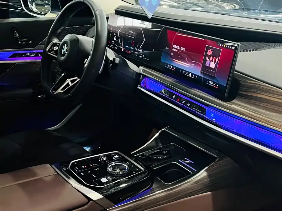 BMW 7 Series BMW 7 Series 2023 735Li M Sport Package 2024 — миниатюра 4