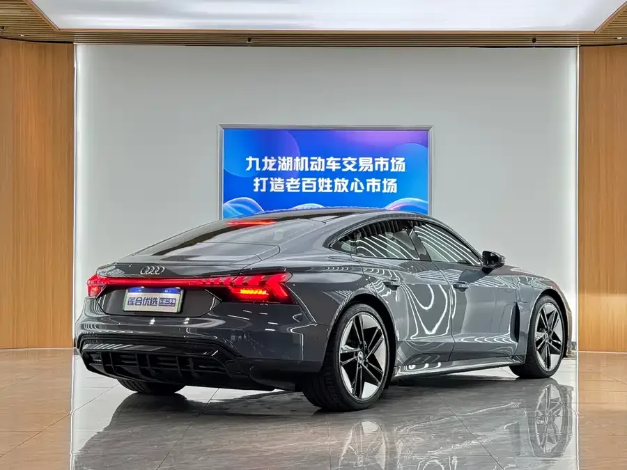 Audi e-tron GT 2023 basic model 2024 — миниатюра 4