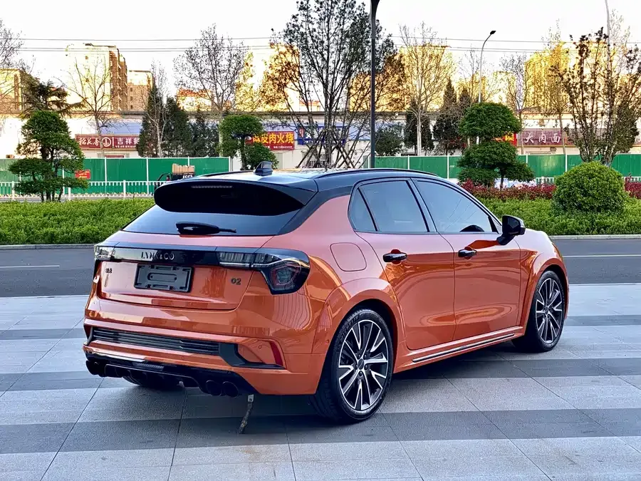 Lynk & Co 02 Hatchback Lynk & Co 02 Hatchback 2021 2.0TD Halo 2022 — миниатюра 3