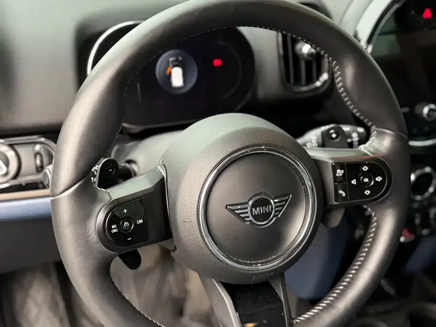 MINI Countryman MINI COUNTRYMAN 2022 facelift 2.0T COOPER S ALL4 2022 — миниатюра 3