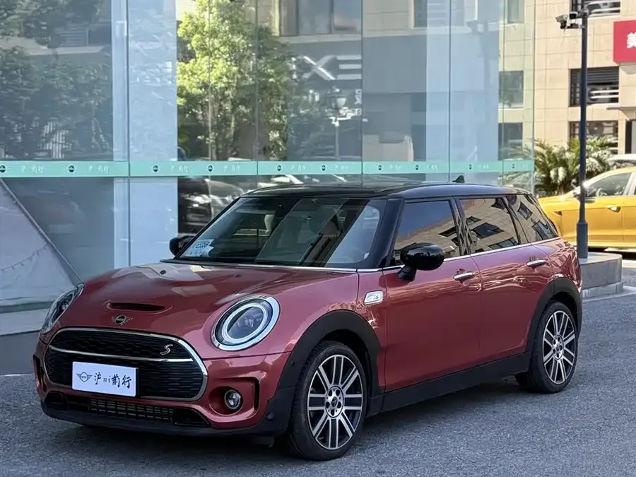 MINI Clubman MINI CLUBMAN 2022 facelift 2.0T COOPER S 2022 — фото 1, купить с доставкой в Москву
